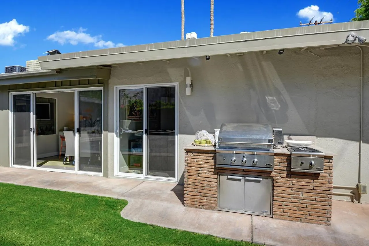 بيت للعطل Ultra-Luxury- Resort Style Private Compound-Close To Everything- 3Bd/2.5Ba بالم سبرينغس